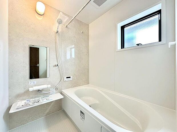 落ち着いた雰囲気でゆっくりお寛ぎいただけるバスルーム