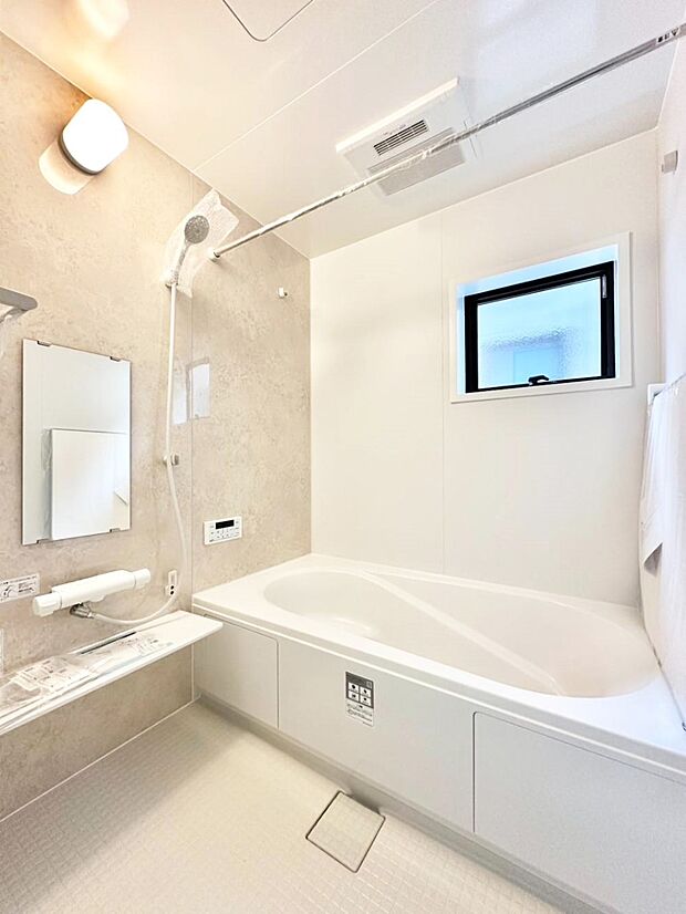 落ち着いた雰囲気でゆっくりお寛ぎいただけるバスルーム