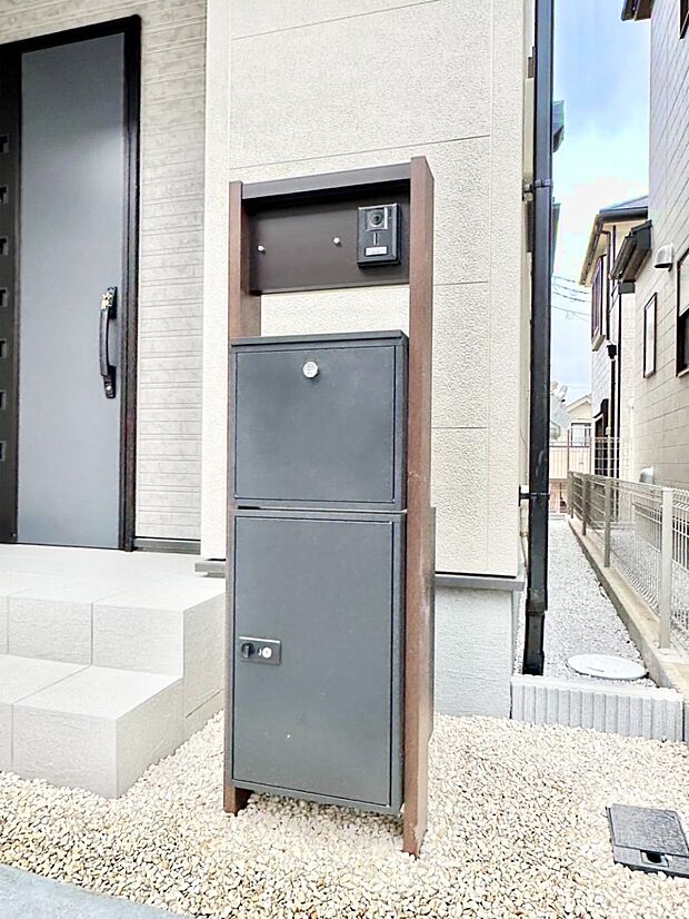 表札・インターホン・ポストをひとつに集約