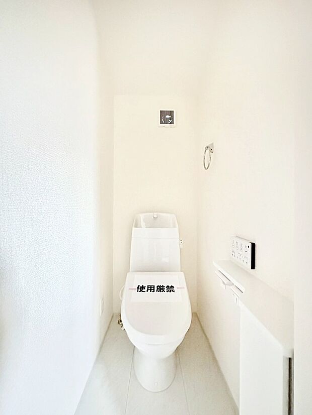 白を基調とした清潔感のある落ち着ける空間　　