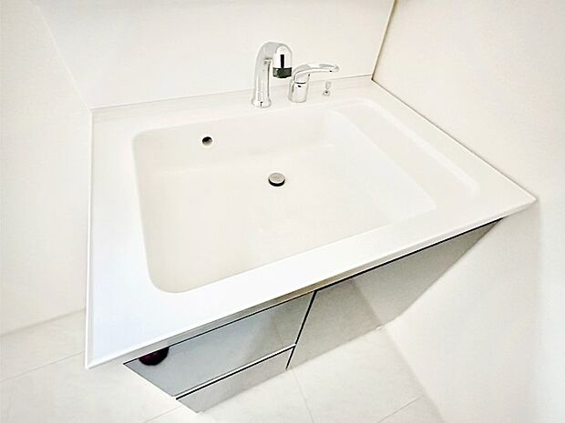 ハンドシャワー付き！使いやすい洗面台。