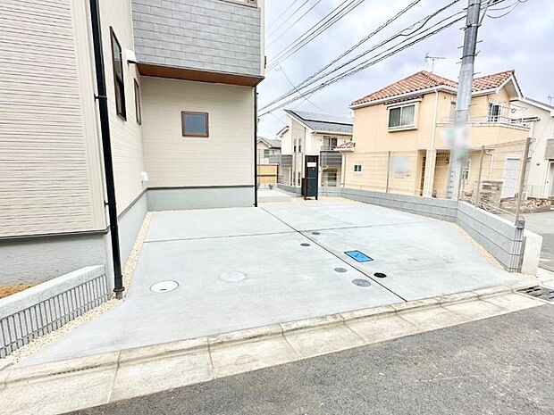 目の前が駐車場だと雨の日も大量にお買い物をした時も便利ですね