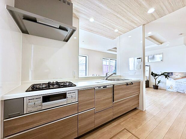 ゆとりあるキッチンではご家族と楽しくお料理ができます。