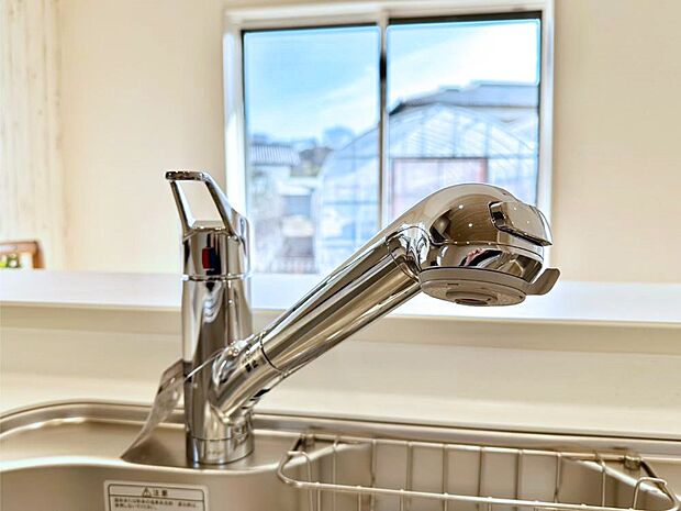 いつでも清潔なおいしいお水を。一つの水栓で水道水と浄水を使い分け。