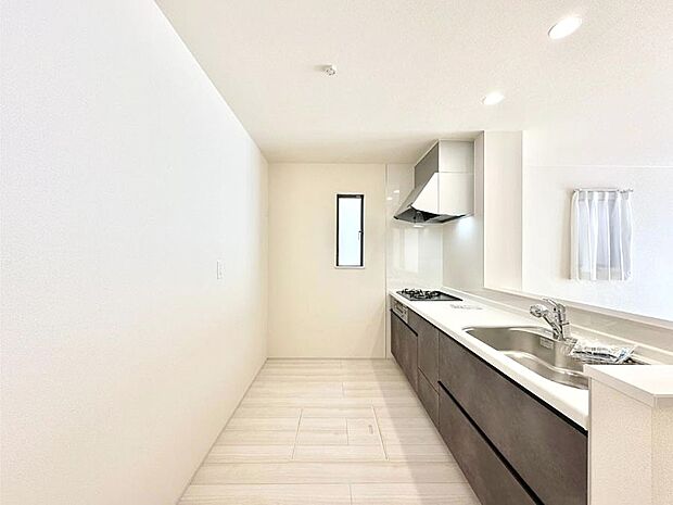 ゆとりあるキッチンではご家族と楽しくお料理ができます。