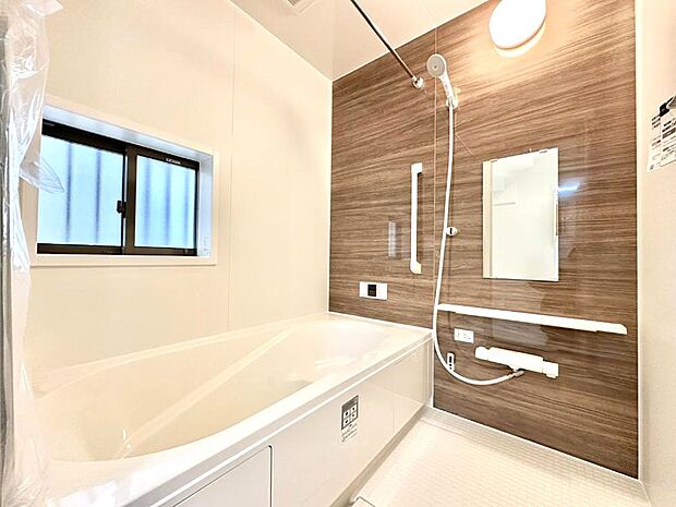 落ち着いた雰囲気でゆっくりお寛ぎいただけるバスルーム