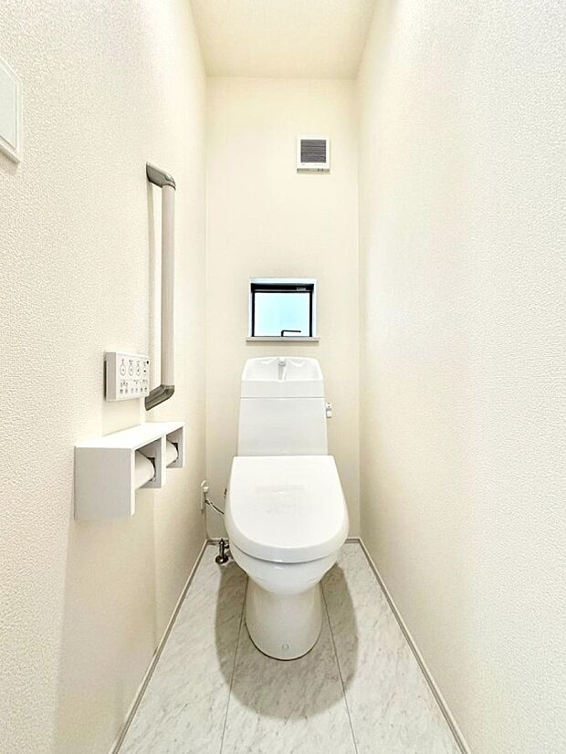 トイレは1階と2階それぞれに配置されていてとても便利です。 