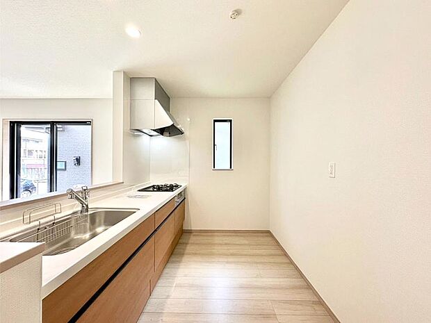 ゆとりあるキッチンではご家族と楽しくお料理ができます。