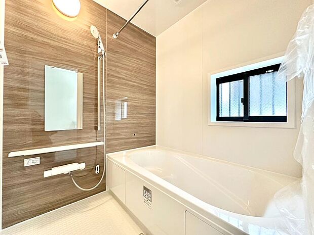 落ち着いた雰囲気でゆっくりお寛ぎいただけるバスルーム