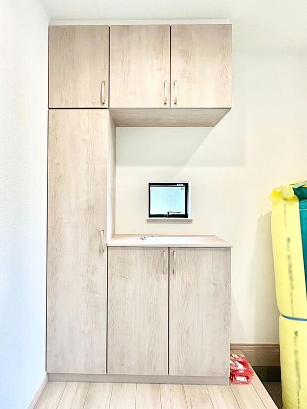 たっぷり収納できるシューズボックスで家族全員の靴も、玄関すっきり。  