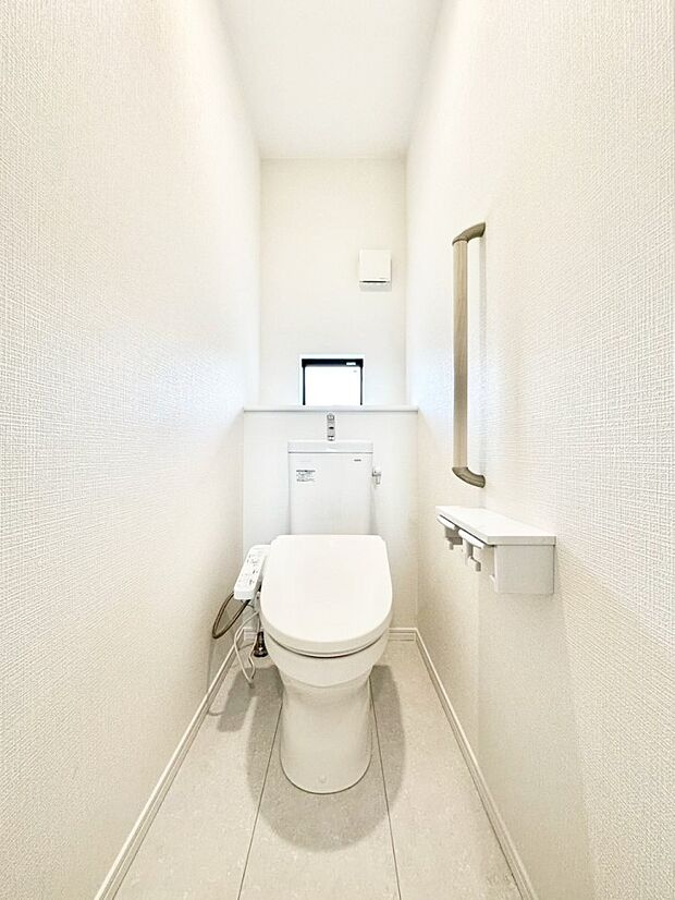 白を基調とした清潔感のある落ち着ける空間