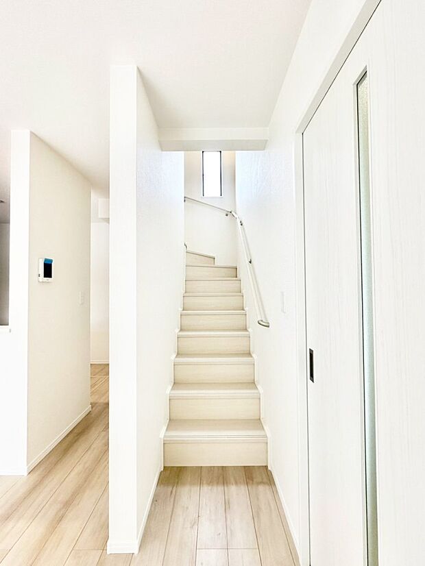 リビング階段が家族の笑顔と会話をつないでくれます