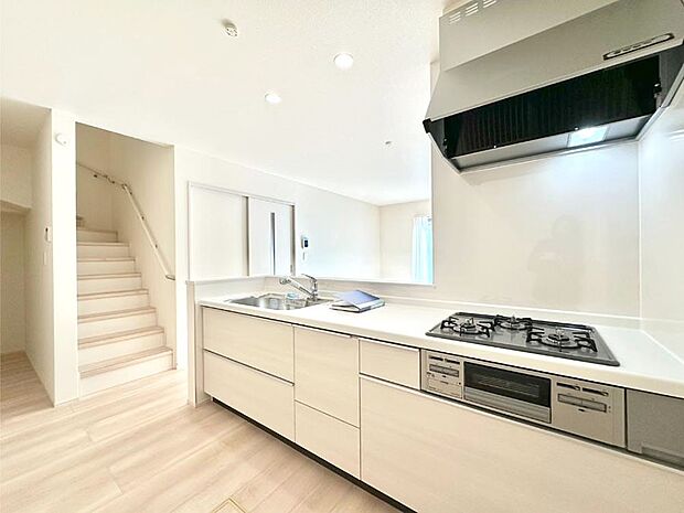 料理をしながらでもご家族との会話を楽しめる対面キッチン