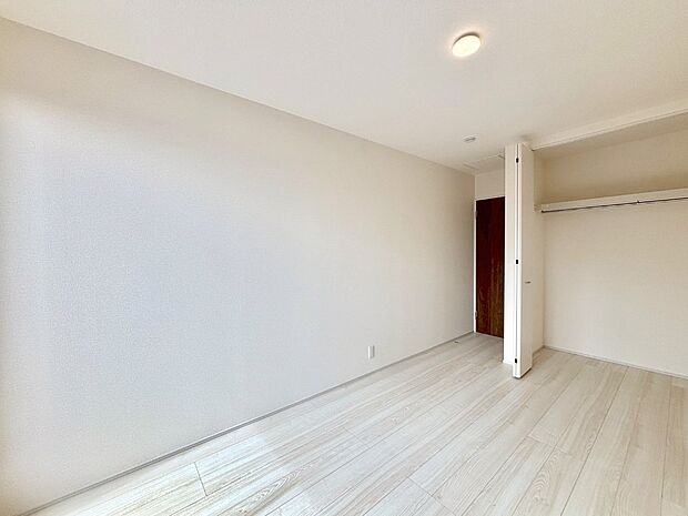 子供部屋にもおすすめな収納スペースたっぷりの居室