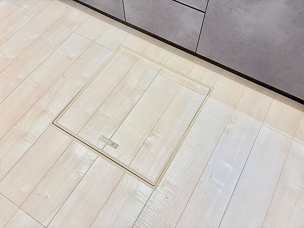 床下収納付き!日用品・非常用品の収納にも大活躍。
