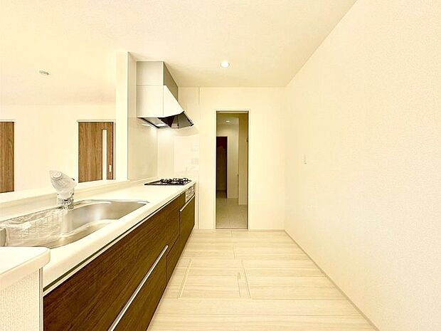 ゆとりあるキッチンではご家族と楽しくお料理ができます。