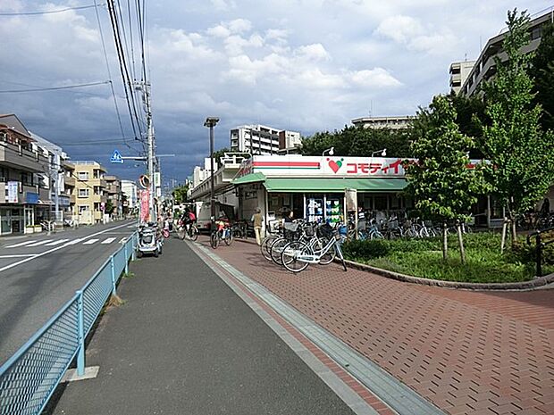 スーパー 317m コモディイイダ北朝霞店