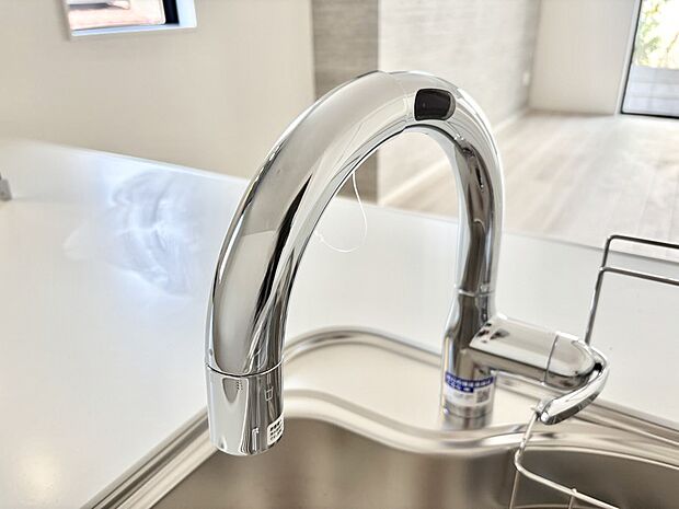 水栓に触れずに吐止水ができるタッチレス水栓  