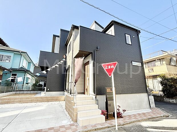 上質感あふれる外観デザイン。魅力の住まいを実現。