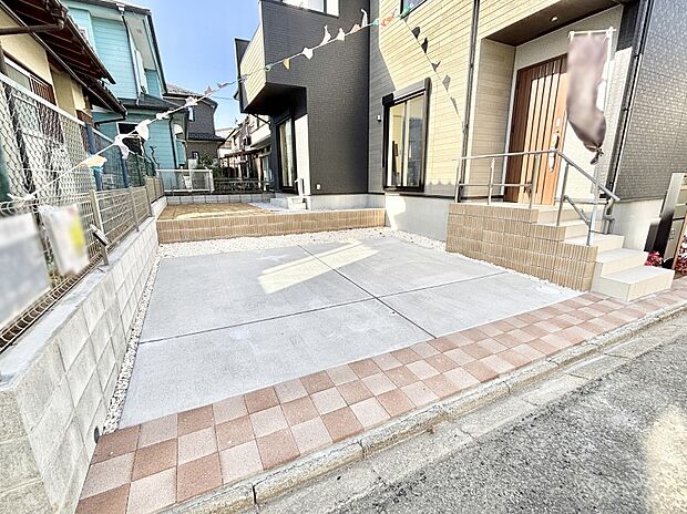 駐車2台可能！急なお客様の駐車に。また、ご家族の自転車スペースとしても大活躍。