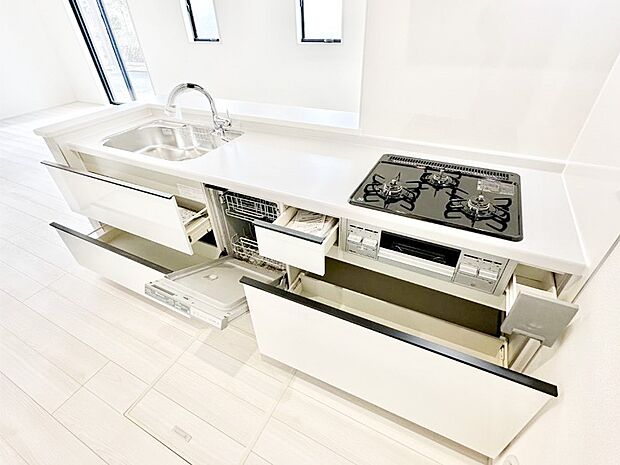 使いやすさを優先したスライド式収納タイプ!