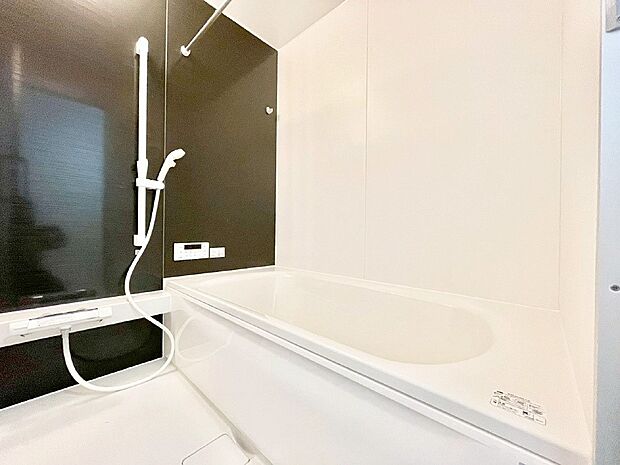 落ち着いた雰囲気でゆっくりお寛ぎいただけるバスルーム。