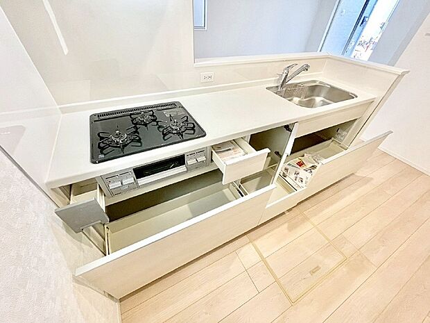 使いやすさを優先したスライド式収納タイプ!