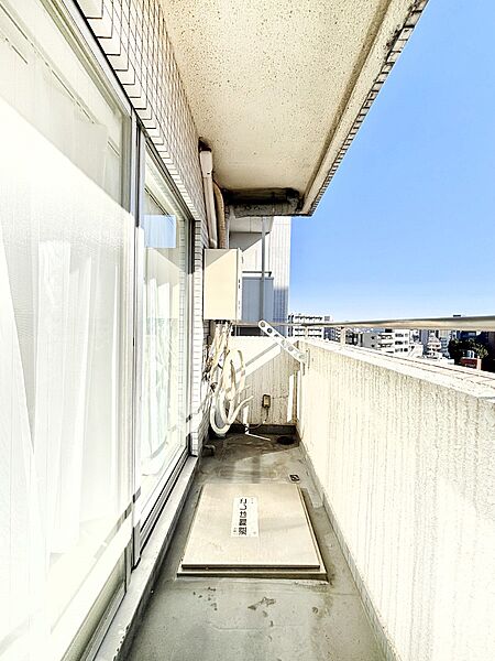 心地よい風を感じながらお洗濯物が干せそうなバルコニー！