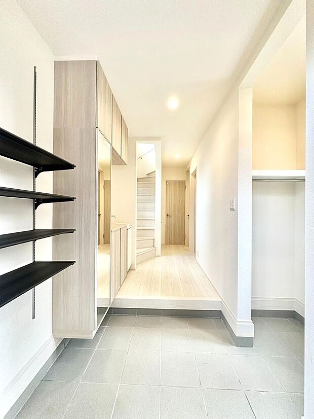 家族の帰宅やお客様をあたたかく迎える玄関