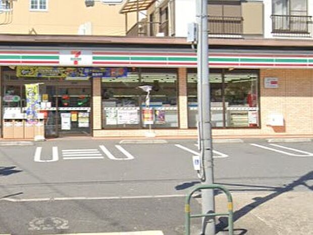 コンビニ 400m セブン-イレブン 足立西新井4丁目店