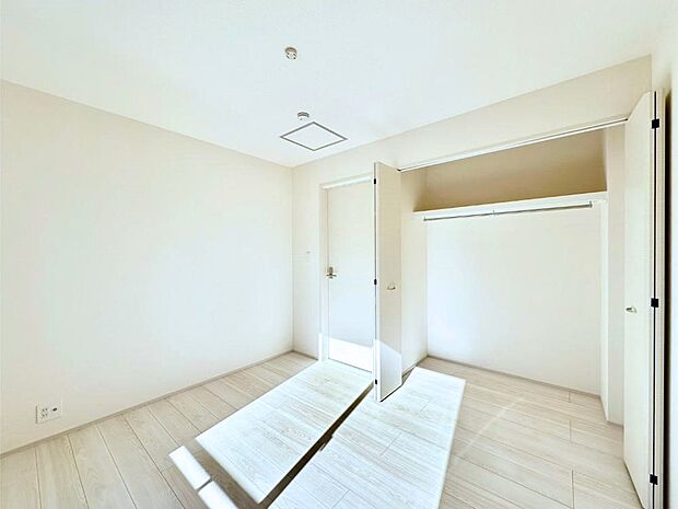 子供部屋にもおすすめな収納スペースたっぷりの居室