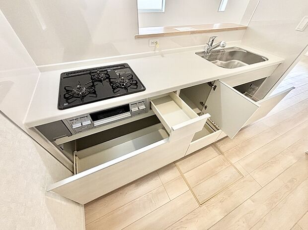 使いやすさを優先したスライド式収納タイプ!