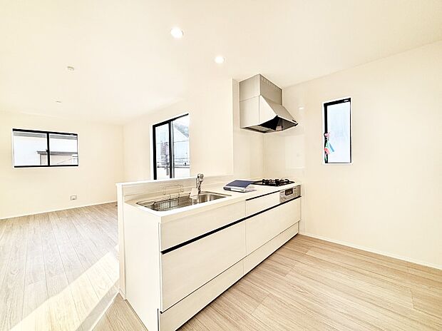 料理をしながらでもご家族との会話を楽しめる対面キッチン