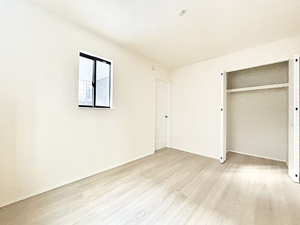 1階の納戸は収納はもちろん、居室としても利用できます。  