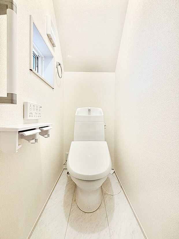 トイレは1階と2階それぞれに配置されていてとても便利です。 