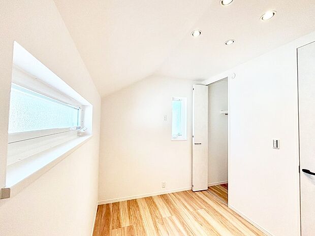 ナチュラルなフローリングはどんなインテリアにもマッチ。