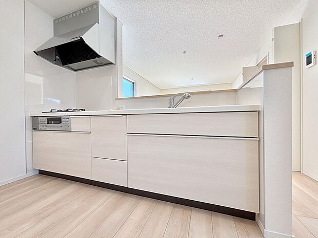 料理をしながらでもご家族との会話を楽しめる対面キッチン