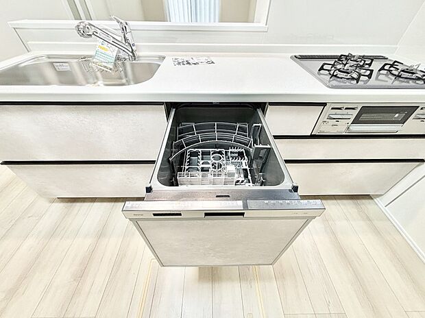 面倒なお片づけは食洗機にお任せ！家事の負担が減って、時間にも気持ちにもゆとりができます。