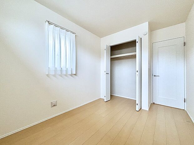 子供部屋にもおすすめな収納スペースたっぷりの居室