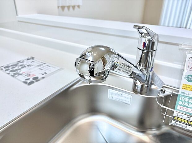 いつでも清潔なおいしいお水を。一つの水栓で水道水と浄水を使い分け。