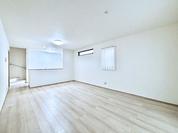 家族団らんの時間も増えそうなくつろぎのリビングダイニング。