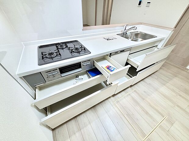 使いやすさを優先したスライド式収納タイプ！