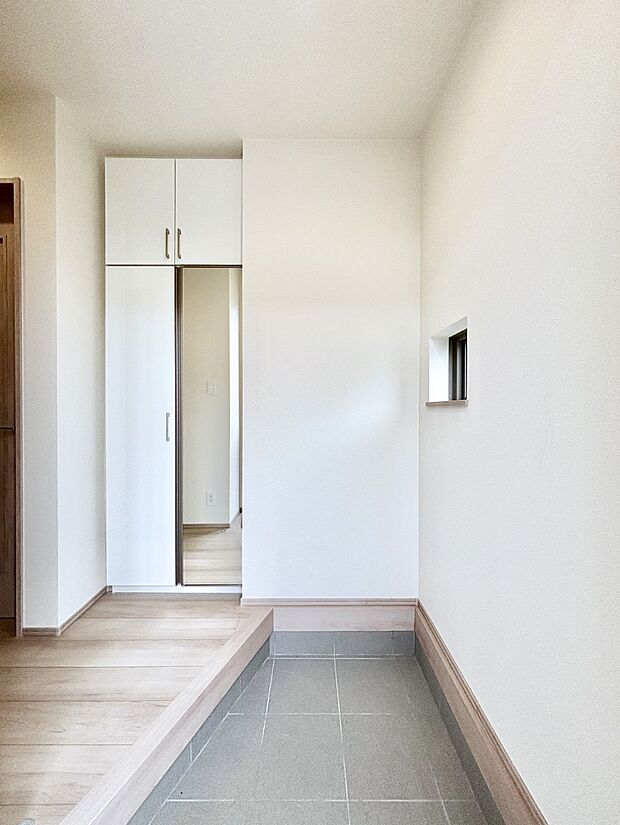 家族の帰宅やお客様をあたたかく迎える玄関