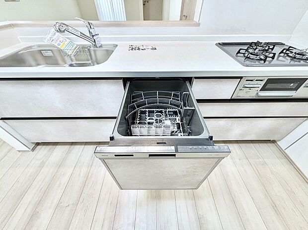 面倒なお片づけは食洗機にお任せ!家事の負担が減って、時間にも気持ちにもゆとりができます。