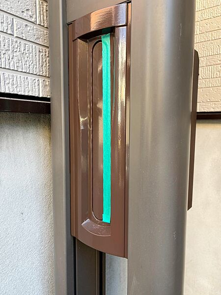 シンプルデザインのポスト。