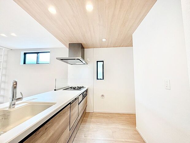 ゆとりあるキッチンではご家族と楽しくお料理ができます。