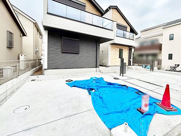 目の前が駐車場だと雨の日も大量にお買い物をした時も便利ですね