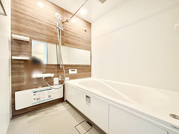 落ち着いた雰囲気でゆっくりお寛ぎいただけるバスルーム