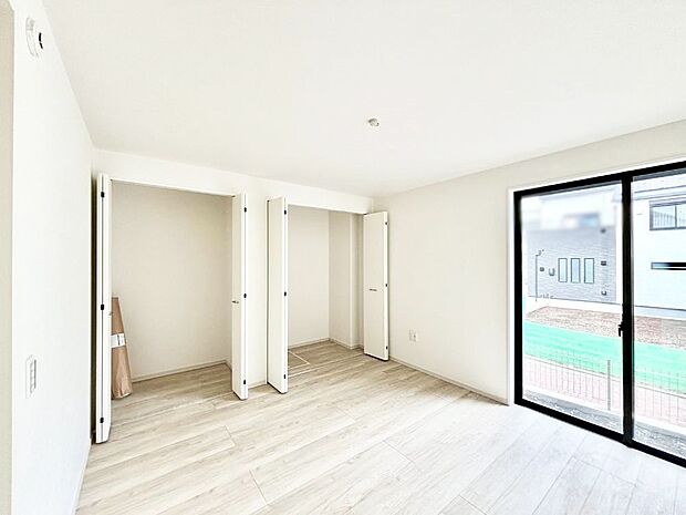 収納が充実しているので、居住スペースを広く使えます。 