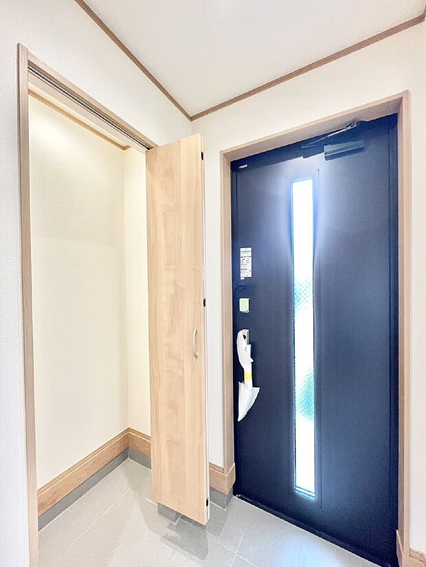 大きなものも片付く土間収納付きで、いつでも玄関はスッキリ